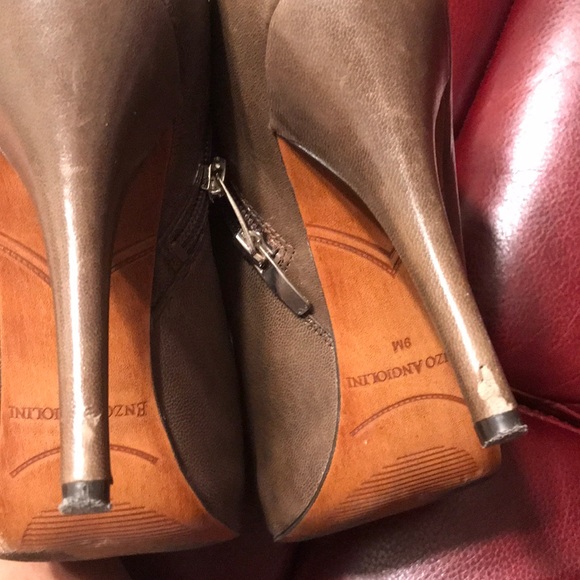 40. Enzo Angiolini Leather Booties - Picture 5 of 8